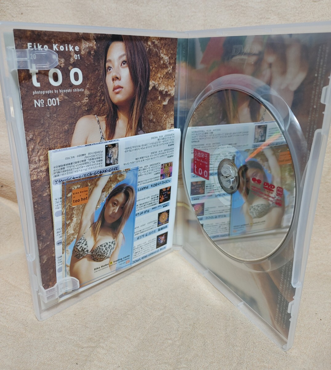 小池栄子 too hot 20-01 DVD BOX 2枚組 グラビアアイドル イメージ カード付き_画像6