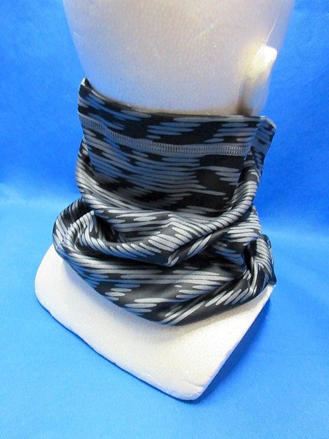 新品 adidas/アディダス グラフィック ネックスヌード ネックウォーマー JSE65 フリー ブラック(IW6696)　※ネコポス便対応_画像2