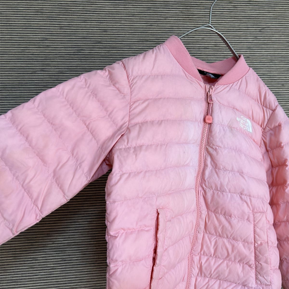 ノースフェイス 中綿ジャケットTBALL 子供110 ピンク刺繍 キッズH1 古着 入手困難 激レア 希少 人気 ワンポイントロゴ 袖ロゴ_画像6