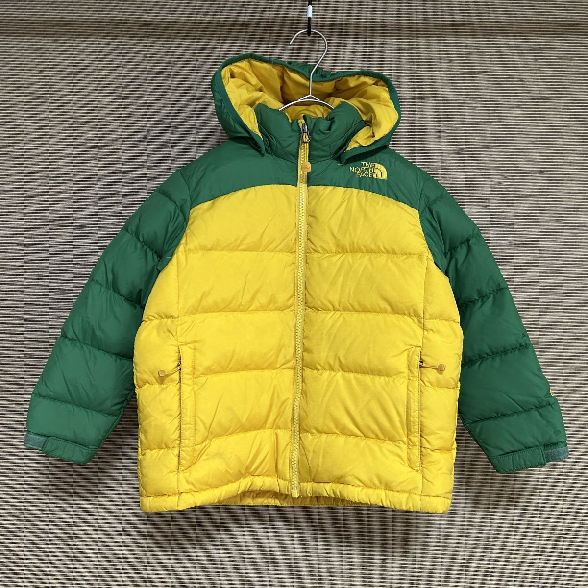 ノースフェイス ダウンジャケット 子供110 キッズ グリーンイエロー刺繍 H1 古着 入手困難 激レア 希少 人気 ワンポイントロゴ_画像1