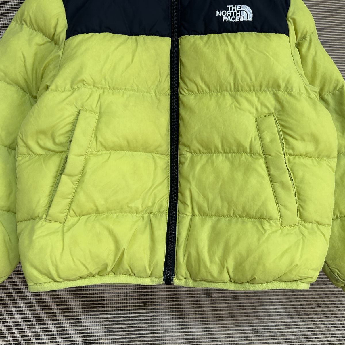 ノースフェイス 中綿ジャケット　黒黄緑　子供110キッズ　刺繍TBALL　G0 古着　入手困難　激レア　希少　人気グリーンイエローワンポイント_画像4