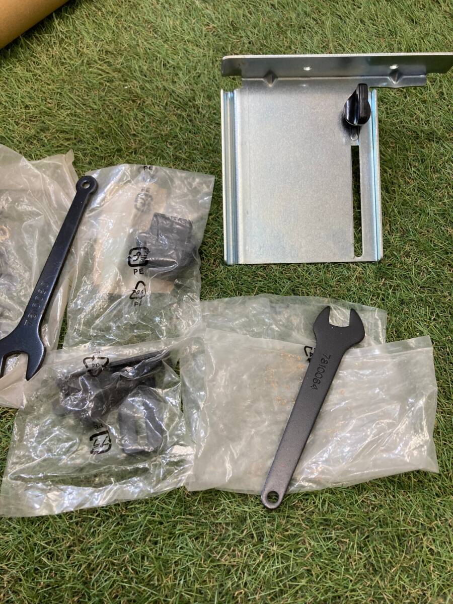 【中古品】★makita(マキタ) 82㎜18v充電式カンナ (本体のみ) KP181DZ ITPJ58EYCJNW_画像10