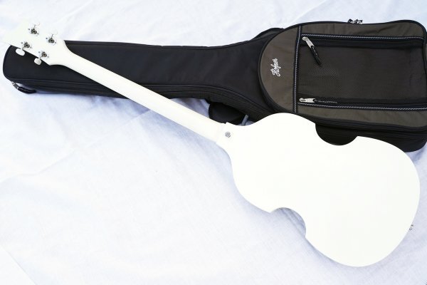 純白！限定カラー Hofner Ignition Bass White ヘフナー バイオリンベース_画像2