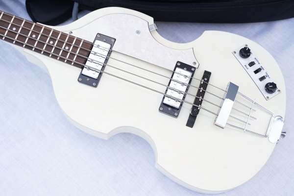 純白！限定カラー Hofner Ignition Bass White ヘフナー バイオリンベース_画像3