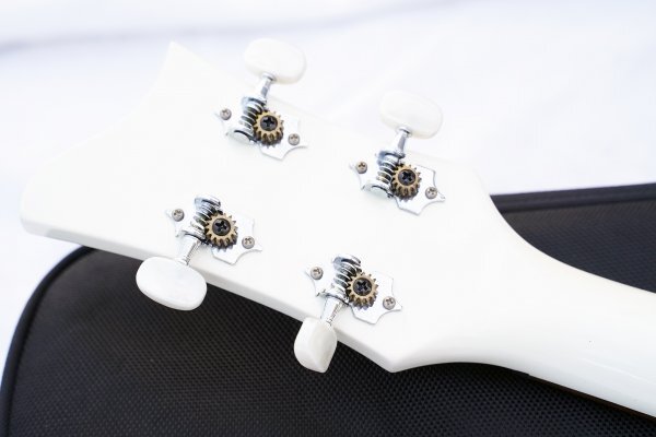 純白！限定カラー Hofner Ignition Bass White ヘフナー バイオリンベース_画像6
