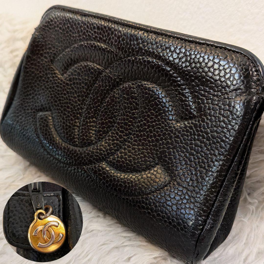 CHANEL キャビアスキン レザーポーチ ブラック ココマーク チャーム付 ヴィンテージ ステッチ 黒 レディース スクエア 本革 小物入れ  _画像1