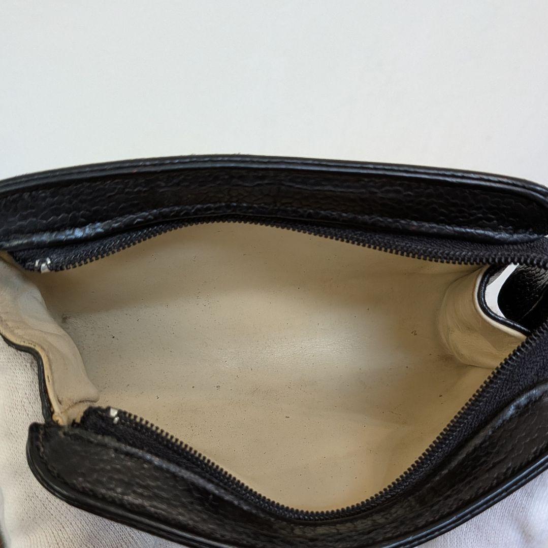 CHANEL キャビアスキン レザーポーチ ブラック ココマーク チャーム付 ヴィンテージ ステッチ 黒 レディース スクエア 本革 小物入れ  _画像8