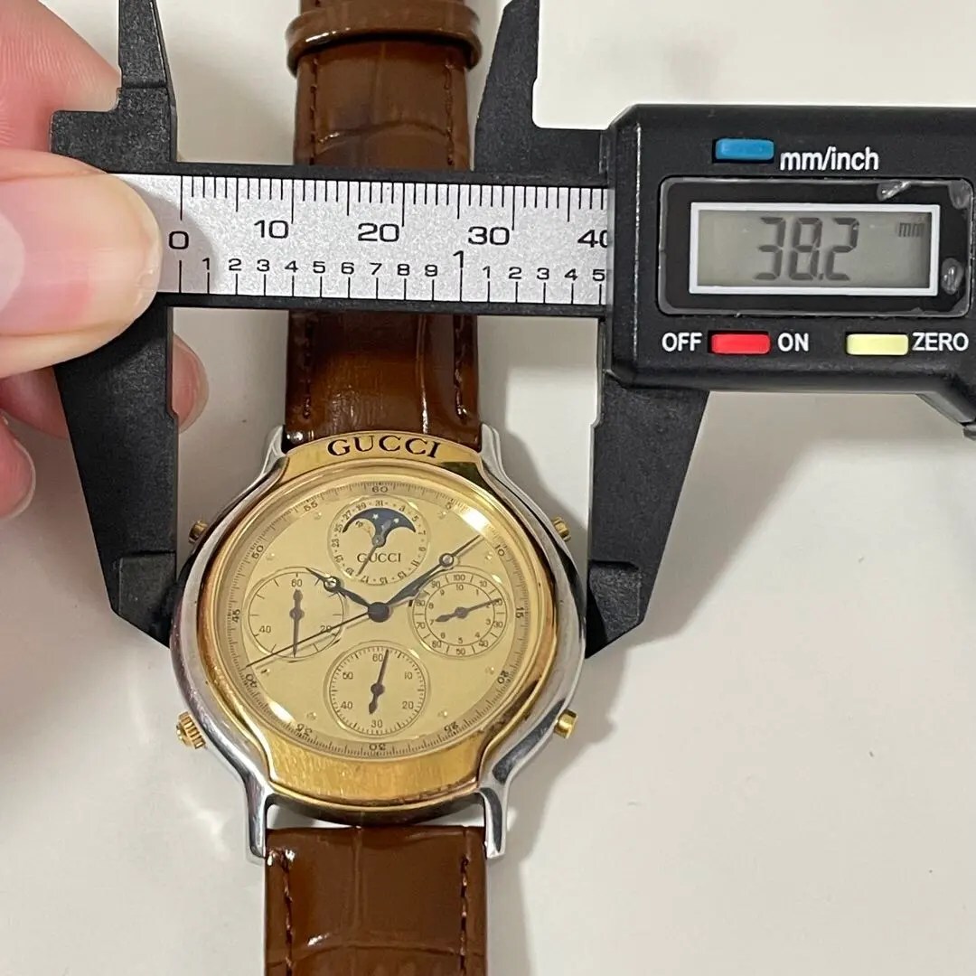 稼働品　GUCCI グッチ　ムーンフェイズ　8300 メンズ　腕時計_画像4