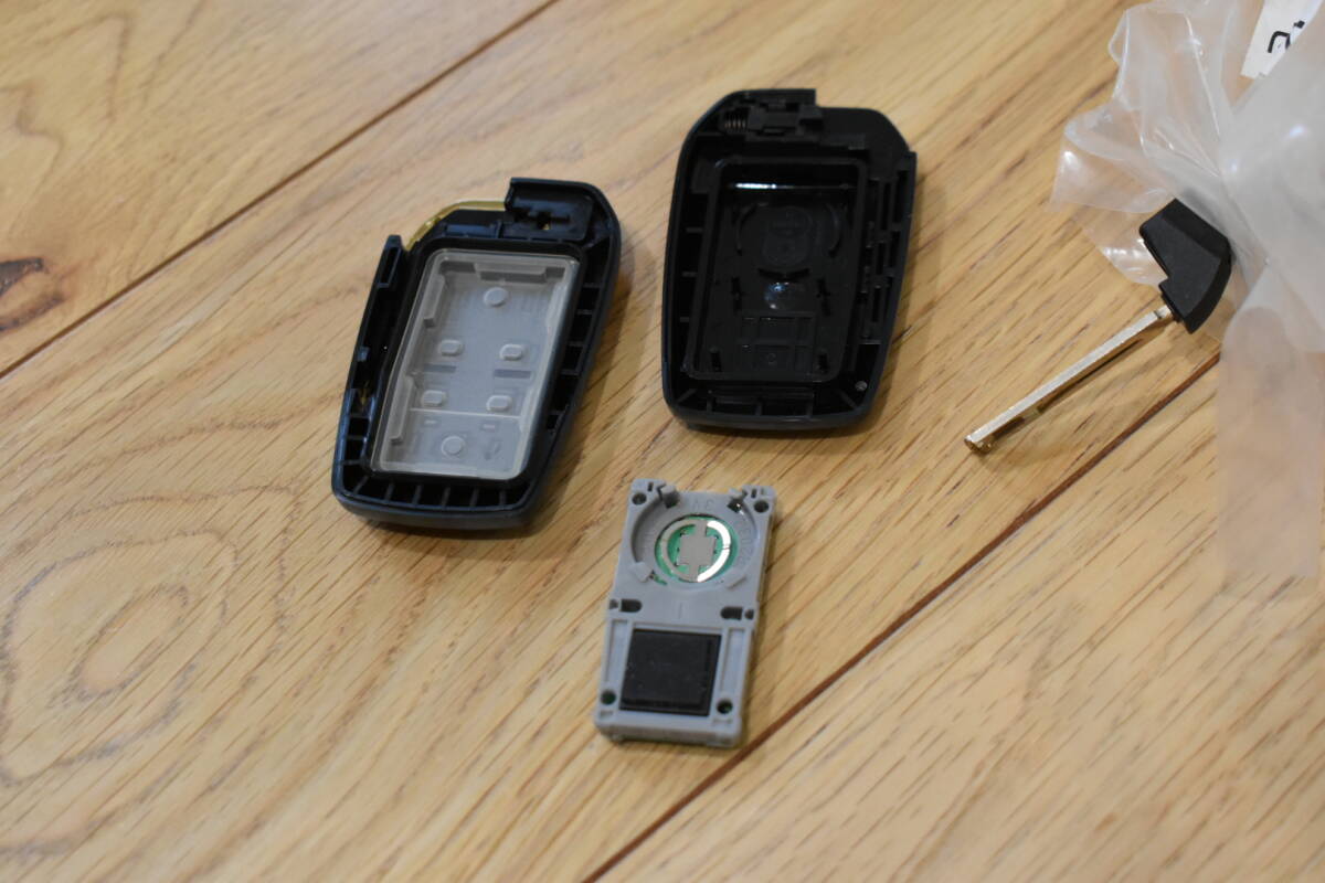 未使用 スペアキー スマートキー トヨタ 6ボタン ゴールド 30 アルファード ヴェルファイア タイプブラック リモコン_画像6