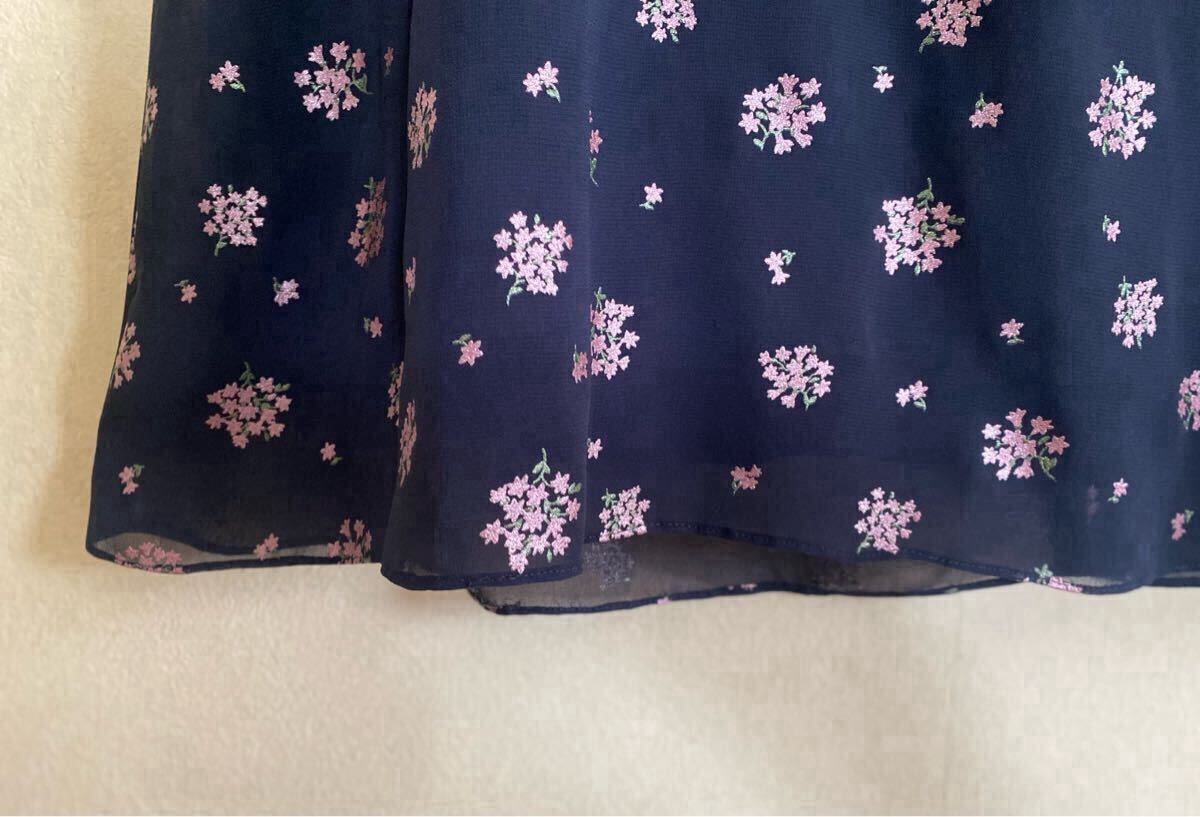 ◆エムズグレイシー◇美品綺麗♪秋物♪キラキラお花がゴージャス！フレアワンピース 40◆ネイビー×ピンク_画像5