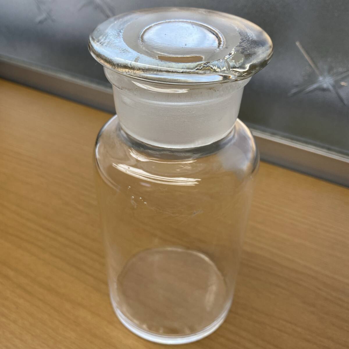 B レトロ ガラス瓶 中 古い薬瓶 標本瓶 蓋付 保存瓶 メディシンボトル ガラス容器_画像6