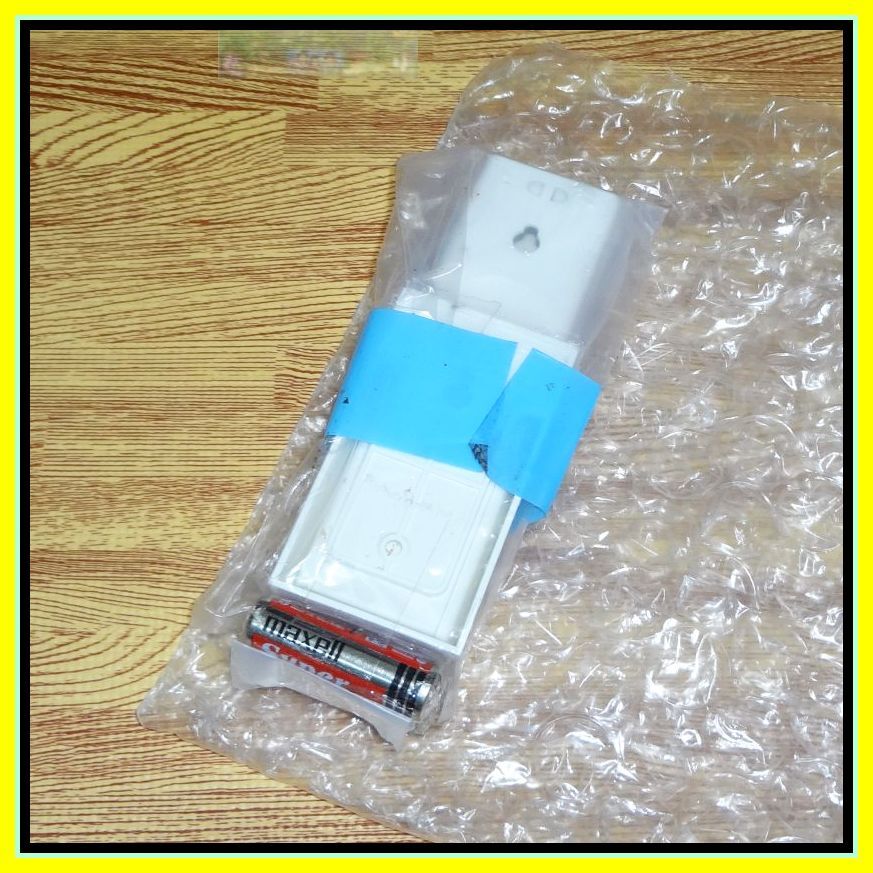 T01 @W ★新品 未開封★◎壁掛ホルダー/新品電池/ネジ付★送料無料★安心の保証付★匿名&スピード発送★NEC Hotalux★照明リモコン★RE0208_画像2