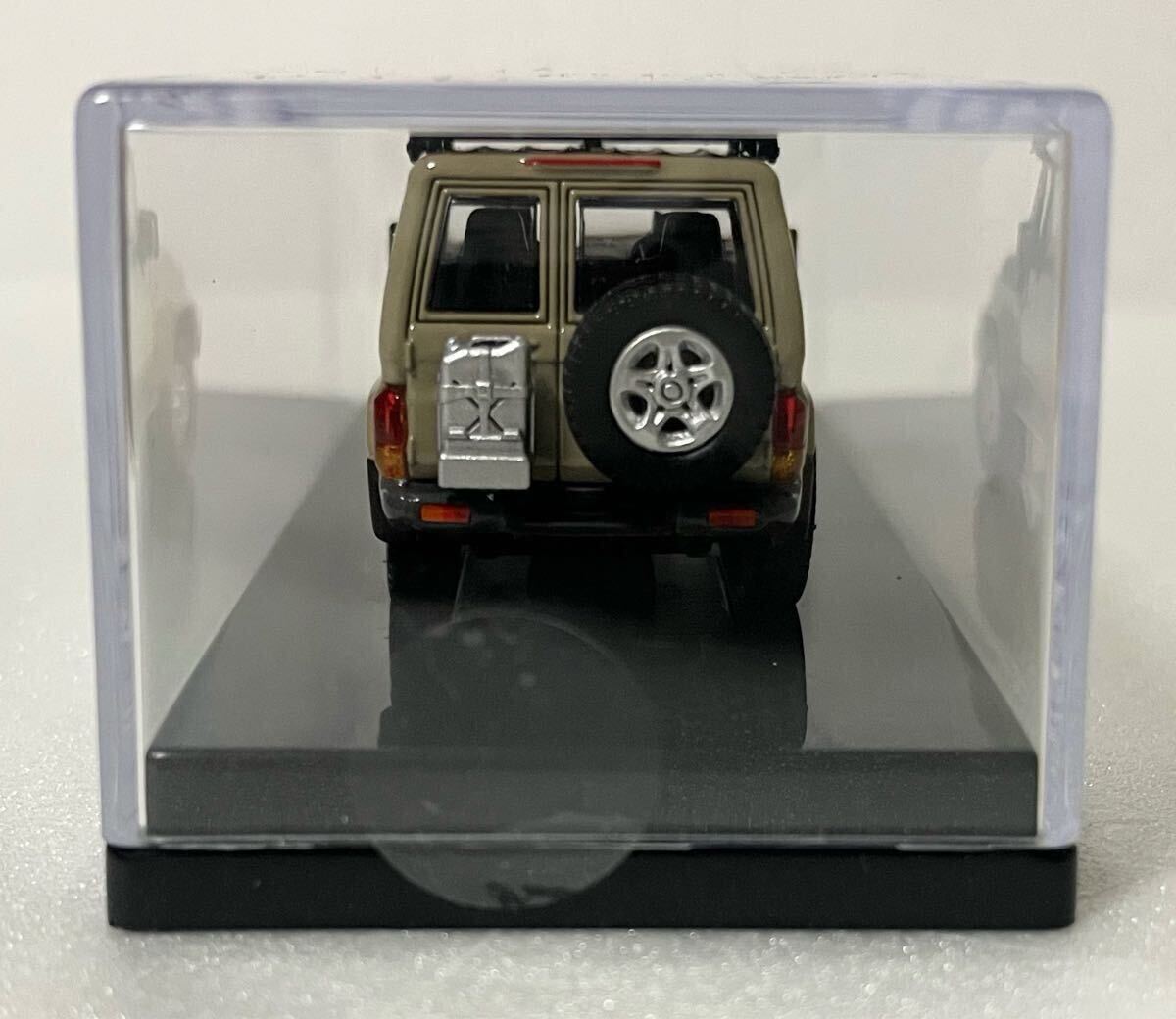 1/64 PARA ダイキャスト 2014 トヨタ ランドクルーザー71 SWB Sandy Taupe 箱付き 未開封 _画像5