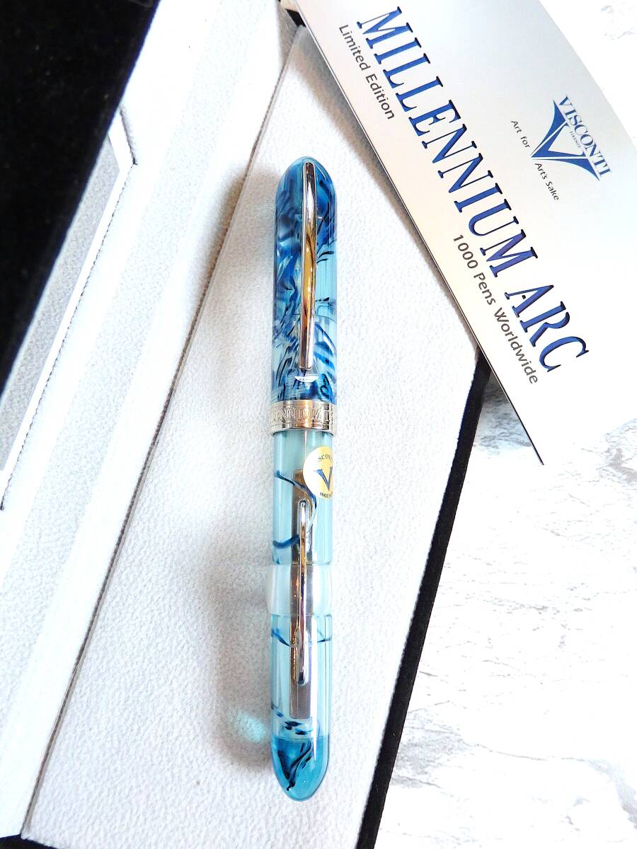 ◆【未使用・新品】【送料410円~】 ビスコンティ ミレニアムアーク ブルースケルトン万年筆 ペン先:バイカラー18K750ソリッドゴールド F_画像1