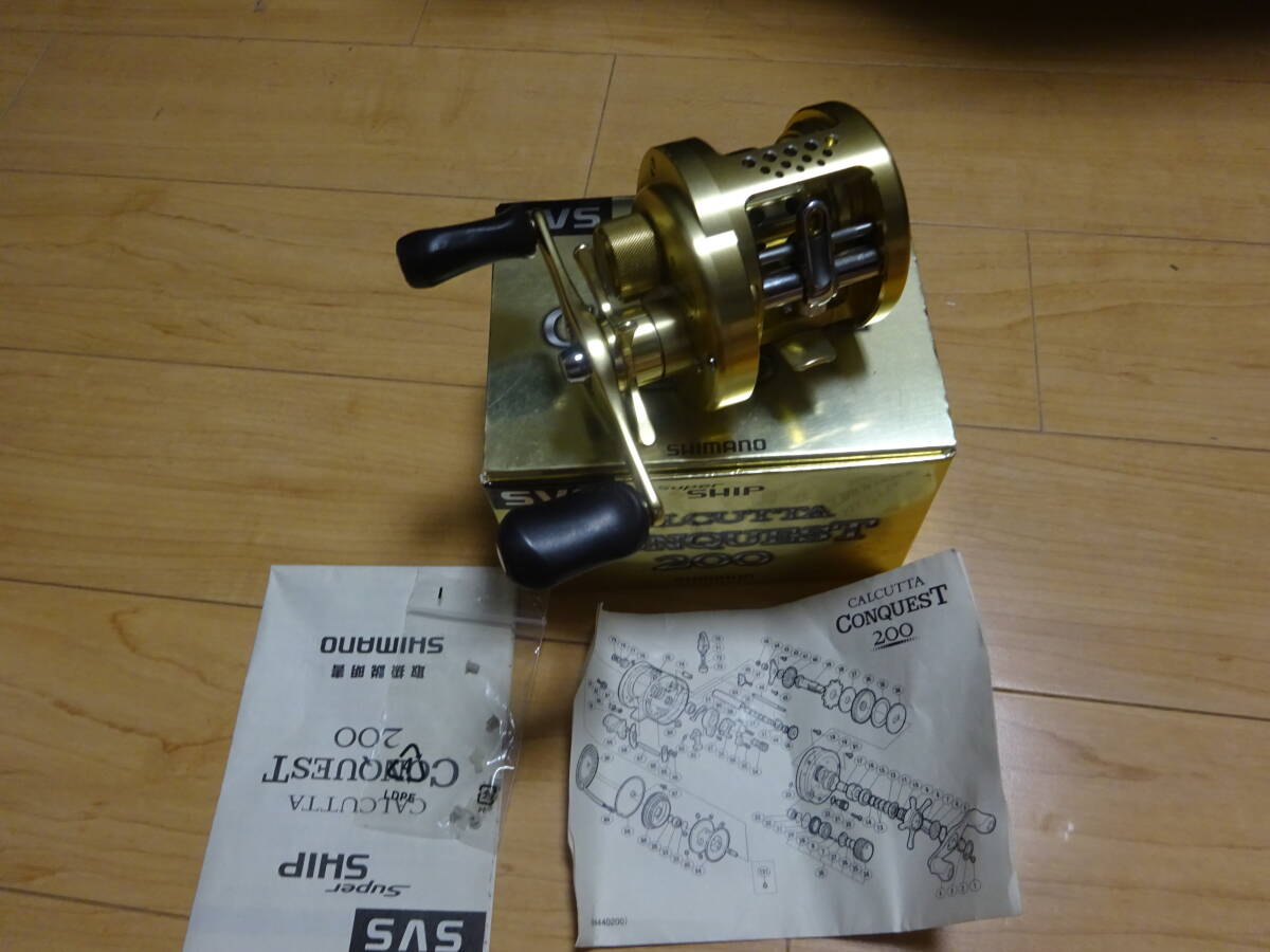 極美品 シマノ 01 カルカッタコンクエスト200_画像1