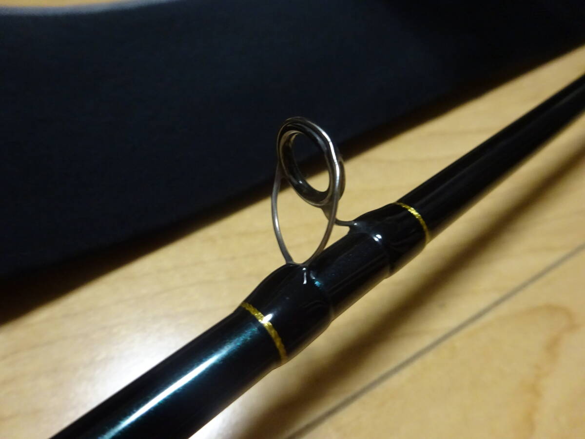 極美品 エバーグリーン コンバットスティック テムジン TMJC-68H ガニングシャフト電撃 _画像8