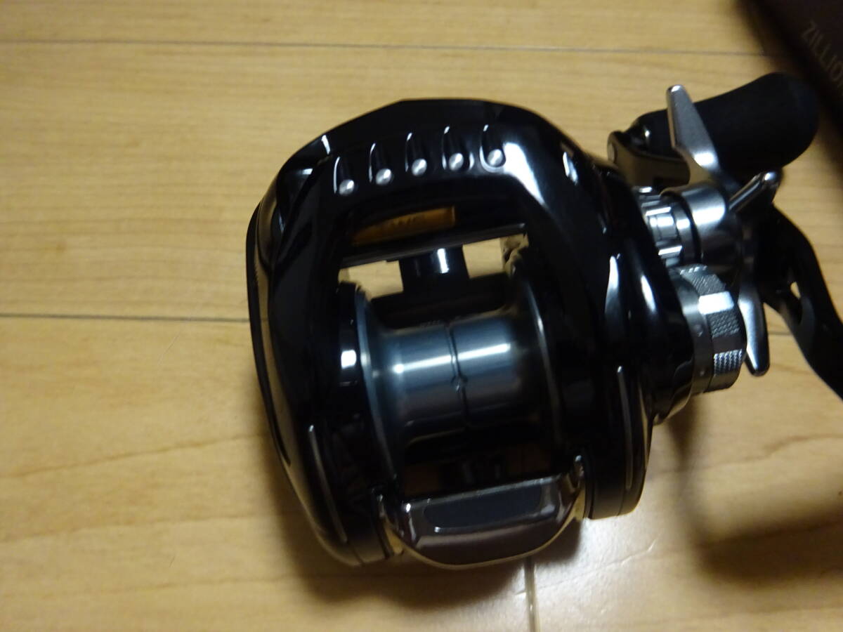 未使用 希少 ダイワ 18ジリオンTW HD 1520XH_画像5