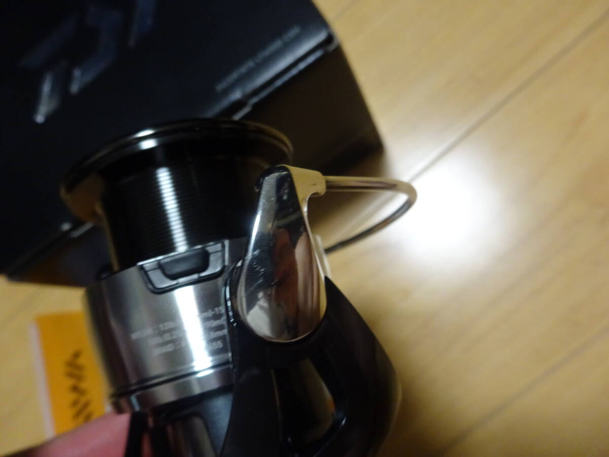 極美品 ダイワ 24セルテート LT 4000CXH_画像4