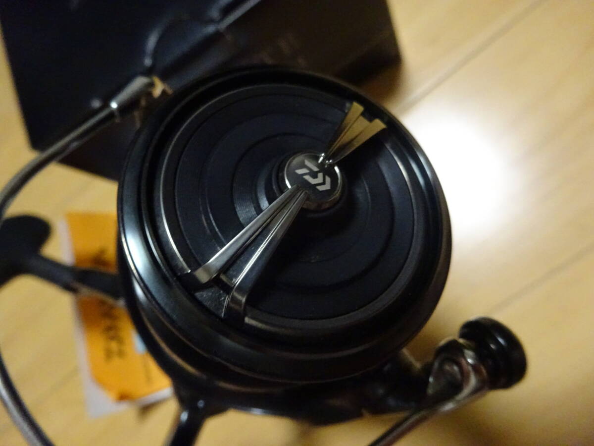 極美品 ダイワ 24セルテート LT 4000CXH_画像9