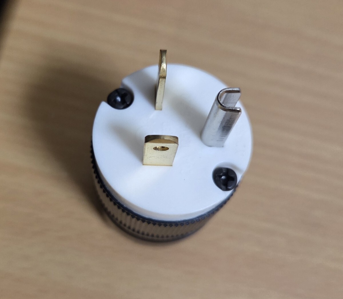 電源プラグ1個　無メッキ真鍮です。残り2個です。_画像2