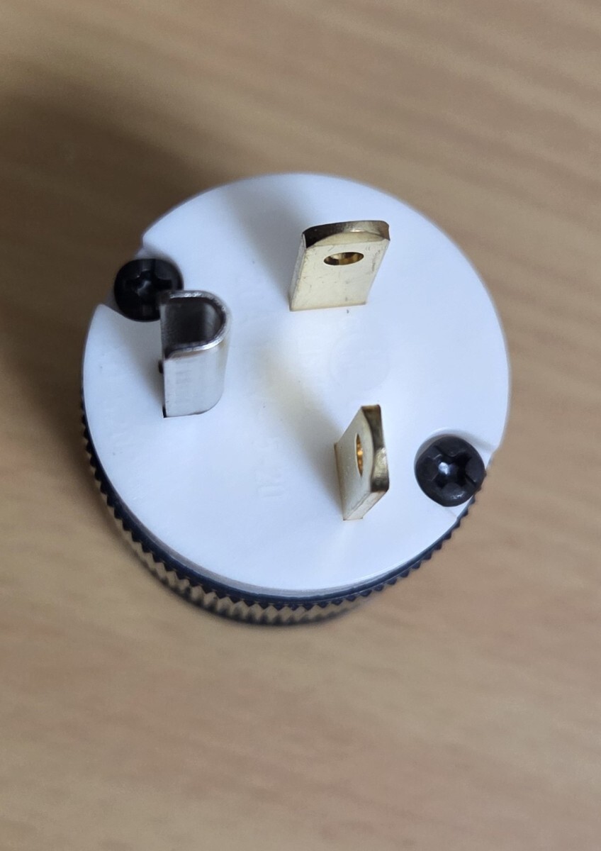 電源プラグ1個　無メッキ真鍮です。残り2個です。_画像3