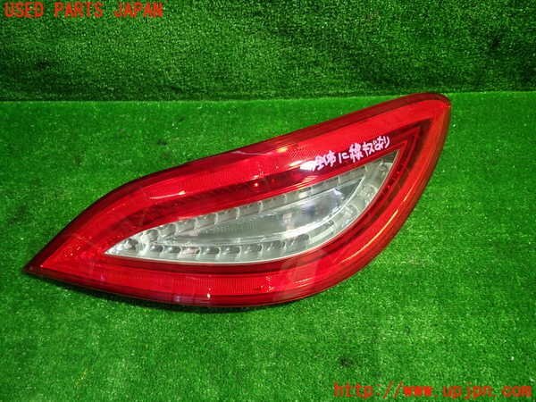 1UPJ-27411530]ベンツ CLS350 シューティングブレーク(218959 X218)右テールランプ 中古