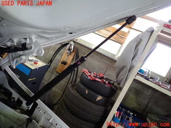 1UPJ-21411068]ベンツ C220 d ステーションワゴン(S205)(205204)ボンネットダンパー 中古
