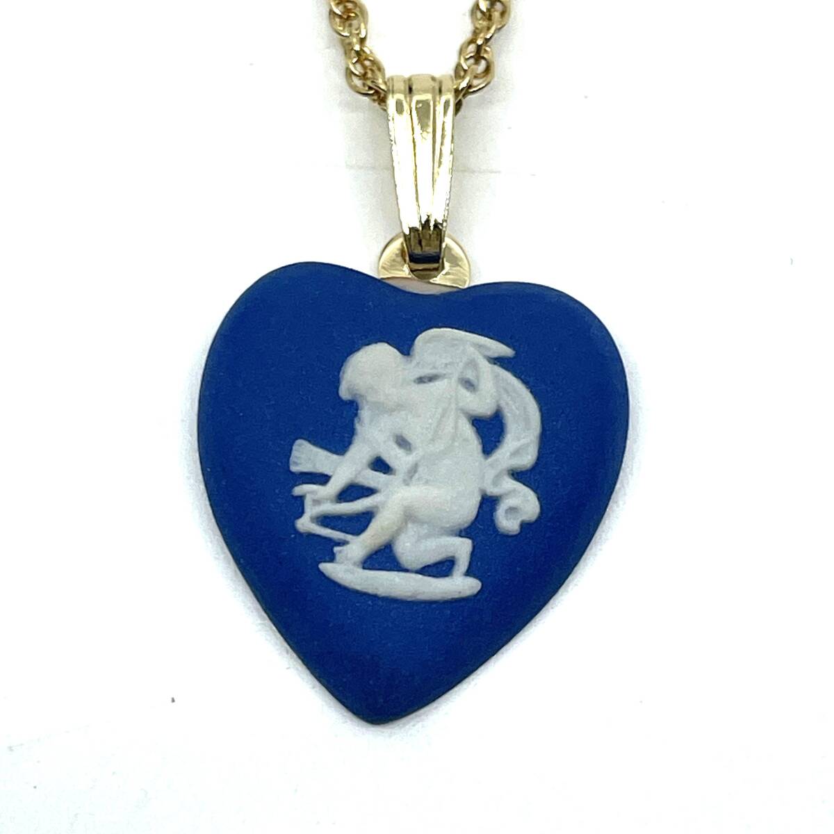 【タグ付き未使用品】WEDGWOOD ウェッジウッド ネックレス ハートモチーフ ブルー×ホワイト 天使 エンジェル 横顔 ジャスパー ゴールド_画像1