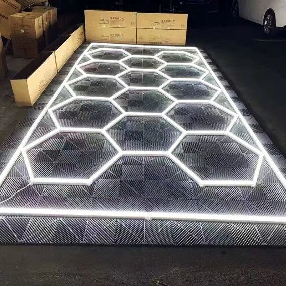 ガレージ 照明 led プロの自動車美容ハニカム ライト/ガレージ照明 Led 天井六角ライト車のショー ルーム2.4*4.8m (T327)_画像4
