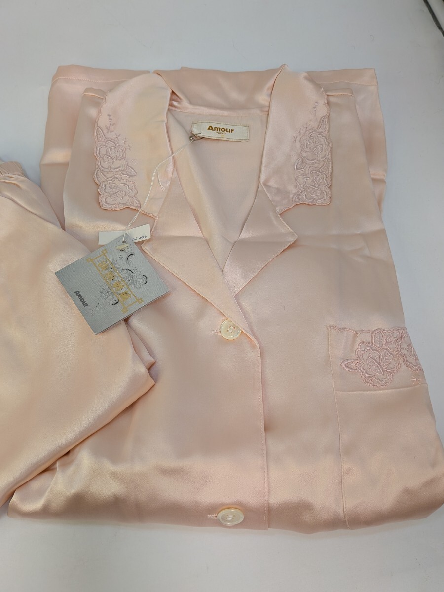 新品未使用　シルク パジャマ 長袖 長ズボン 絹100　荒川株式会社　Amour_画像2