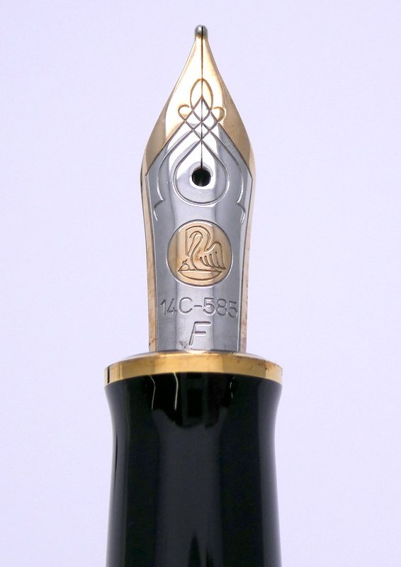 万年筆 PELIKAN ペリカン スーベレーン M400 ブラックxゴールド ペン先 14C-585 F 筆記用具 文房具 1円~ K0307_画像3