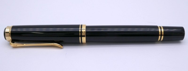 万年筆 PELIKAN ペリカン スーベレーン M400 ブラックxゴールド ペン先 14C-585 F 筆記用具 文房具 1円~ K0307_画像2