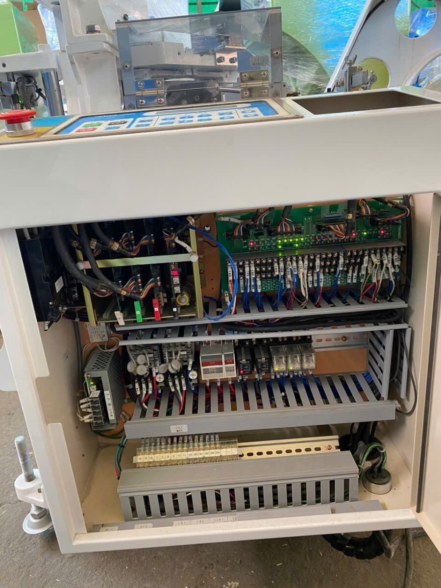 川島製作所 角折包装機型式: GW-4KSMC 動作確認済 三相200V　包装機製菓製パン和菓子業務用_画像7