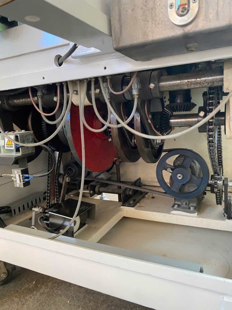 川島製作所 角折包装機型式: GW-4KSMC 動作確認済 三相200V　包装機製菓製パン和菓子業務用_画像8