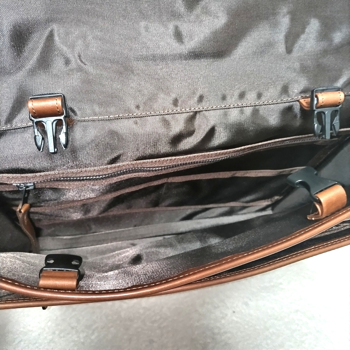 【美品】LUGGAGE LABEL ラゲッジレーベル DIRECT ディレクト 954-08903 レザー 2way ブリーフケース ビジネスバッグ ショルダーバッグ 廃盤_画像8