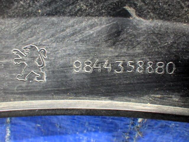 C206　プジョー　e-208　208　P21　右　フロント　フェンダー　アーチモール　9844358880_画像3