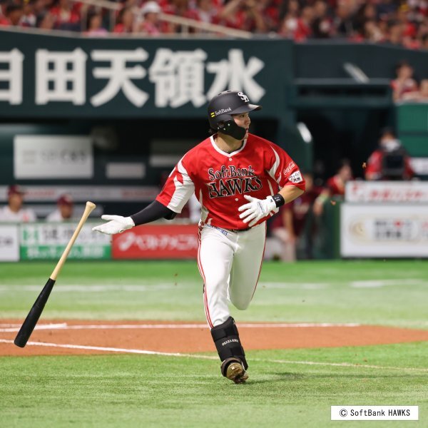 緒方理貢選手（着用済み）鷹祭 SUMMER BOOST 2025 ヘルメット 顎あて有り_画像2