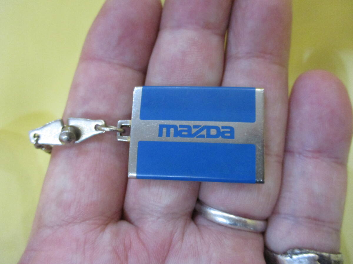 ◆マツダの乗用車１０００万台達成記念キーホルダー◆経年品◆１９８５年８月９日◆画像をご参照されて入札よろしくお願いします_画像3