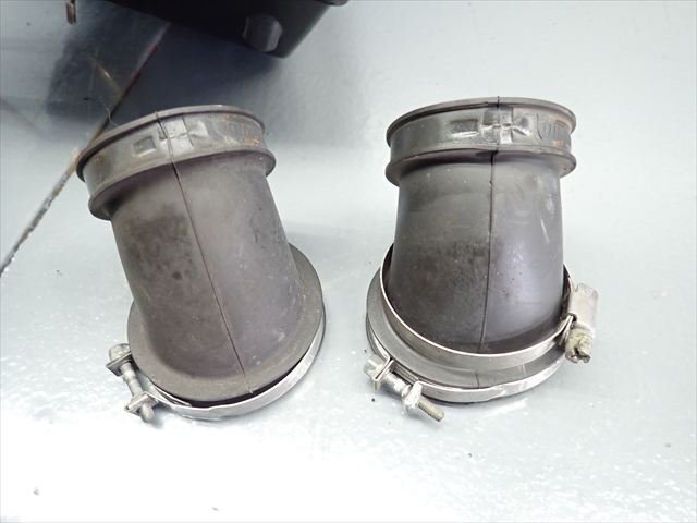 β250930-2 DUCATI ドゥカティ モンスター400 M400 ZDMM407 (H17年式) 純正 エアクリーナーボックス エアクリ 割れ無し!_画像2