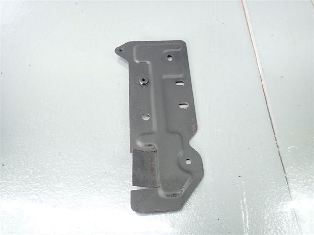 β251001-4 スズキ バンバン90 VANVAN RV90 (S52年式) 純正 マフラーヒートガード 曲り無し!_画像2