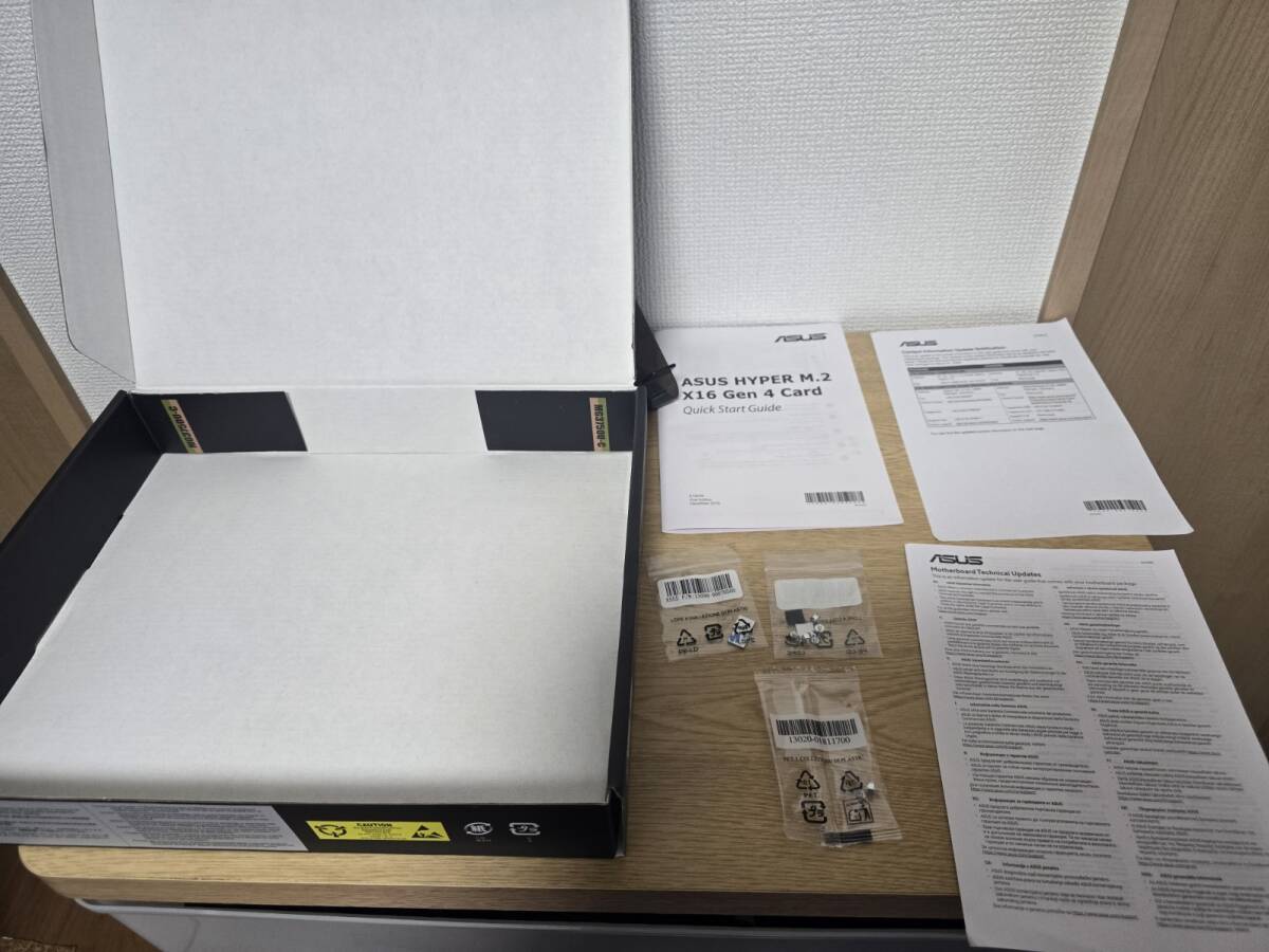 【ほぼ未使用】ASUS Hyper M.2 x16 Gen 4カード NVME QUAD SSD クアッド _画像4