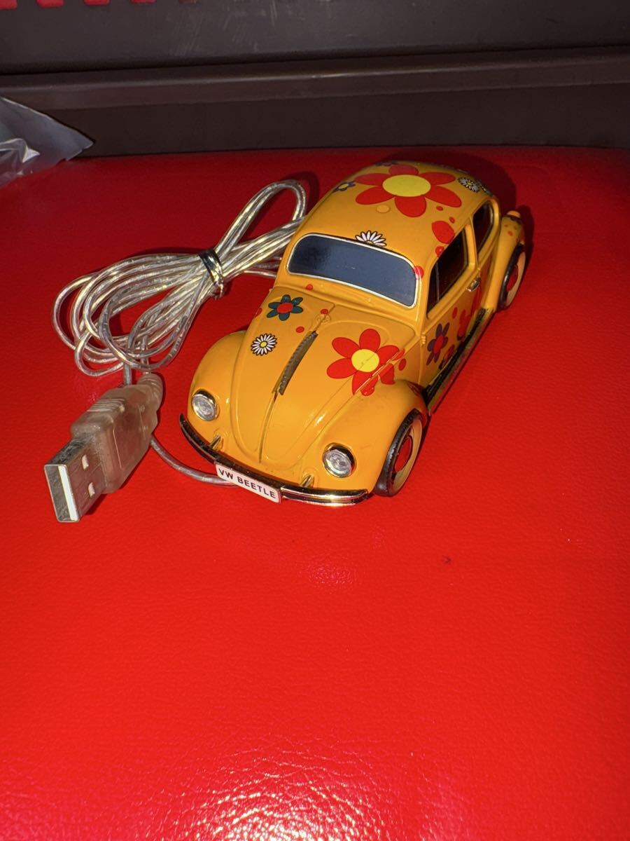 VW BEETLE/ワーゲン ビートル　有線マウス　簡易チェックOK テールランプOK ライト右切れ ジャンク扱い　かわいい　インテリア　ミニカー_画像1