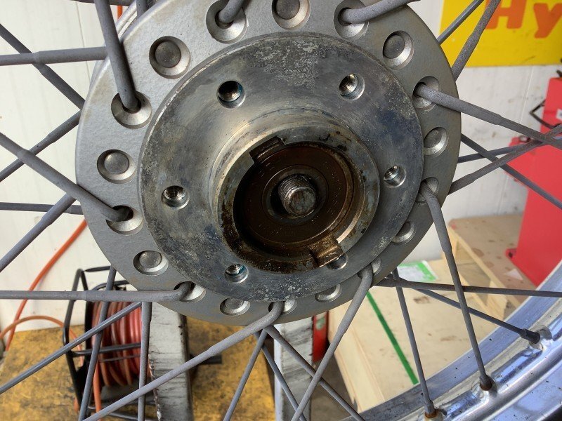 ST 250 か NJ4CA フロントホイール 必見 (160) S10-1464 HH_画像5