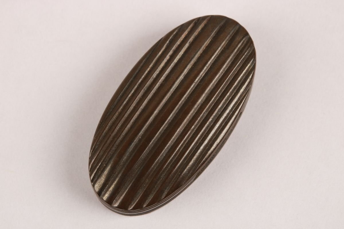 [.. магазин .] меч . изобразительное искусство / Edo период / нет ./ медь земля час дождь .. голова /K-1473( поиск ) гарда меча /./ японский меч / меч принадлежности /. голова / глаз ./ доспехи / меч ./.