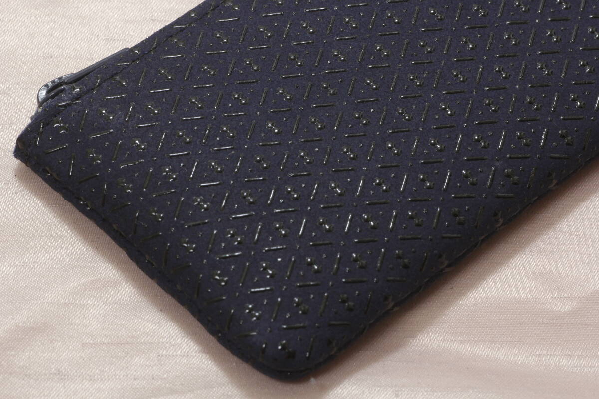 ☆新品・未使用☆　甲州印伝　印傳屋　小銭入01　Ｎo.1001　瓢箪柄　紺×黒　_画像4