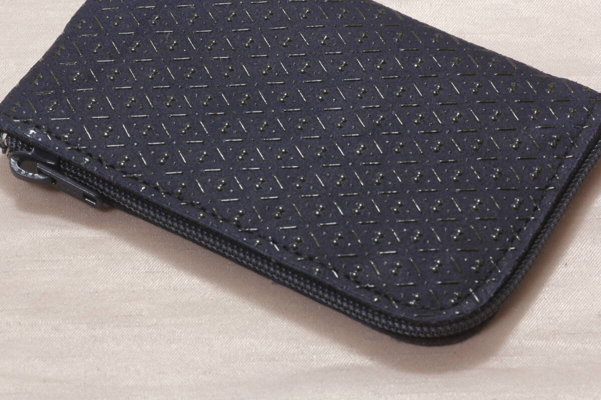 ☆新品・未使用☆　甲州印伝　印傳屋　小銭入01　Ｎo.1001　瓢箪柄　紺×黒　_画像7