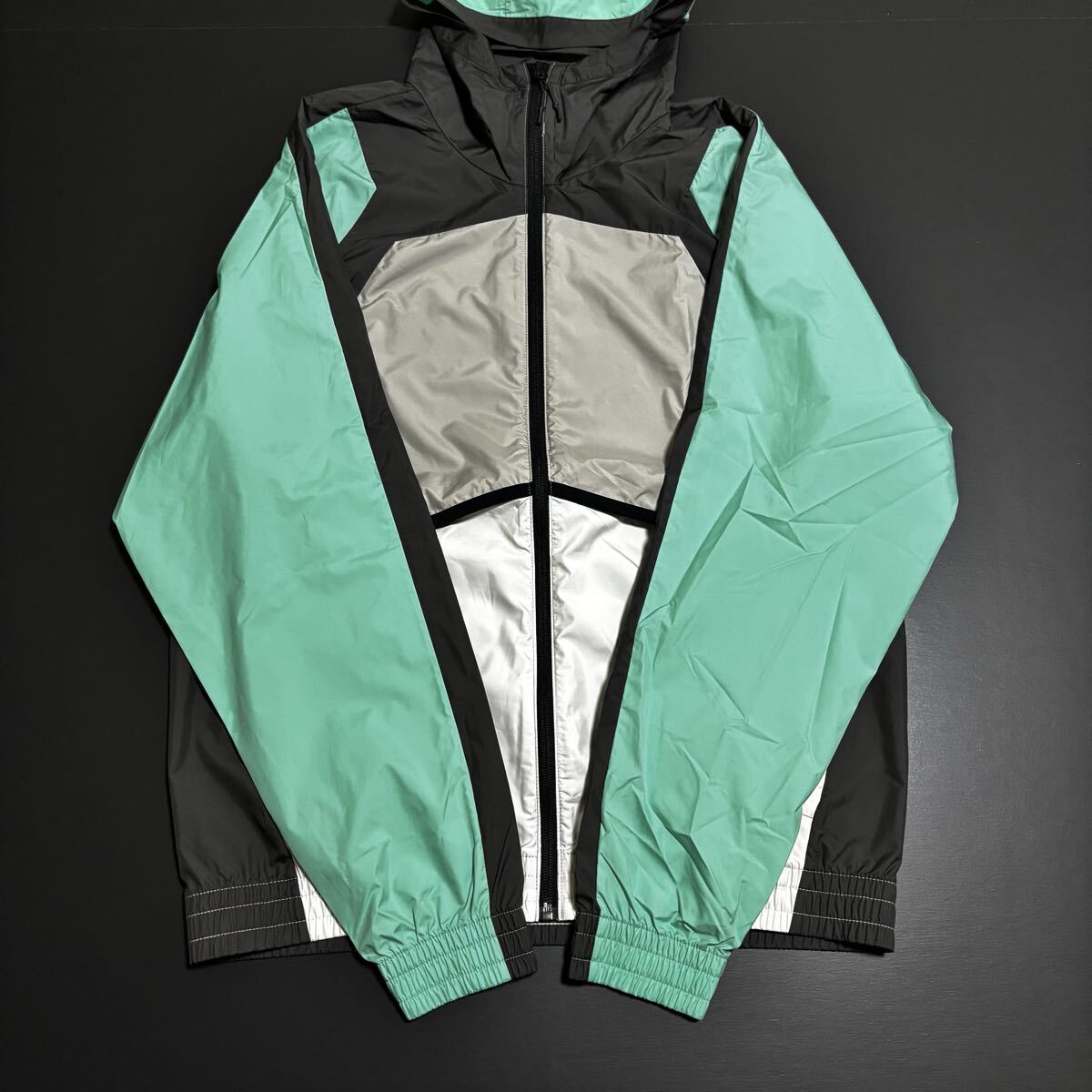 【未使用級】OAKLEY オークリー FOA402408 ナイロンジャケット ウィンドジャケット 撥水 スポーツ トレーニング グレー×ミント メンズ L_画像3