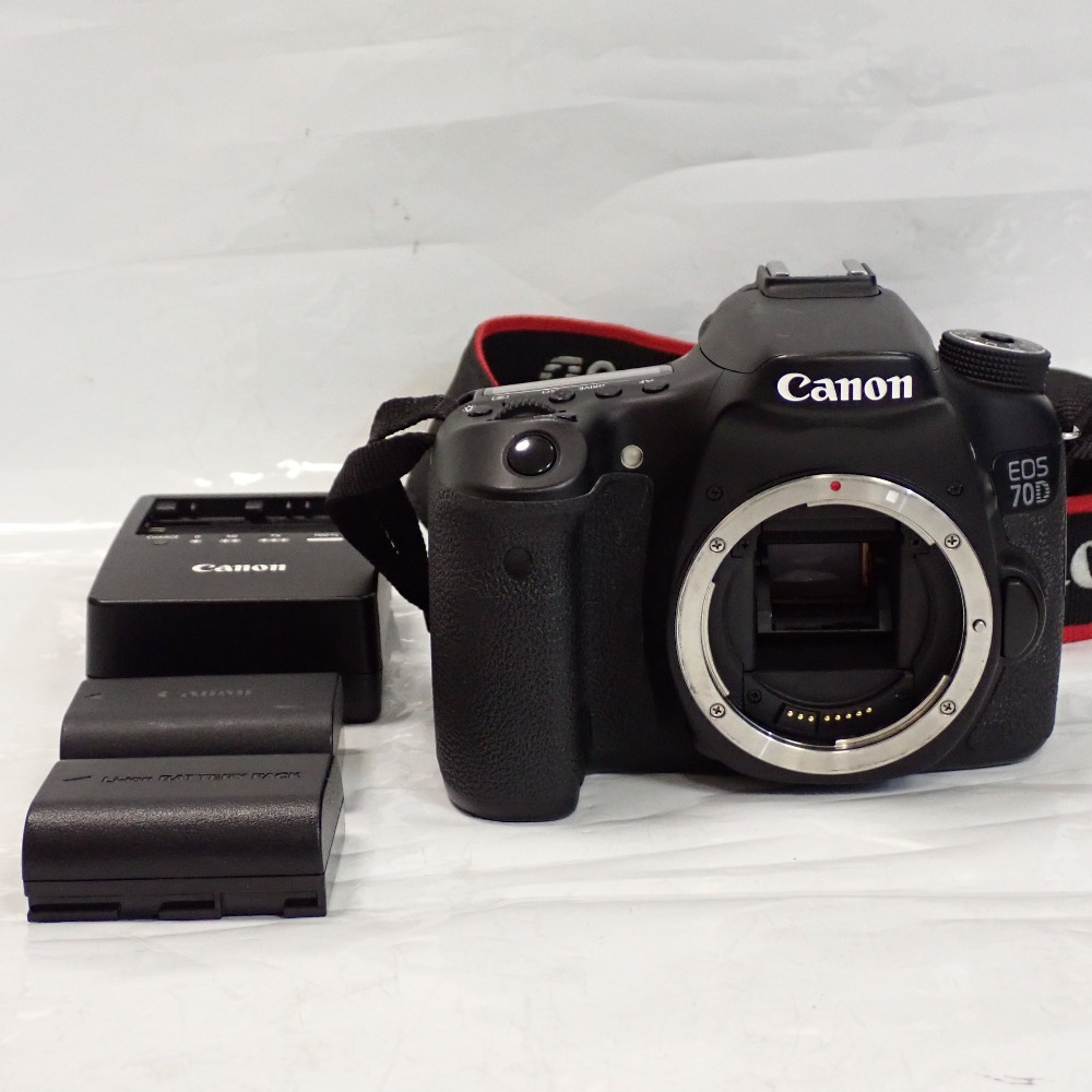 Th651611 キャノン デジタル一眼レフカメラ DS126411 EOS70D ボディ ブラック系 canon 中古_画像1