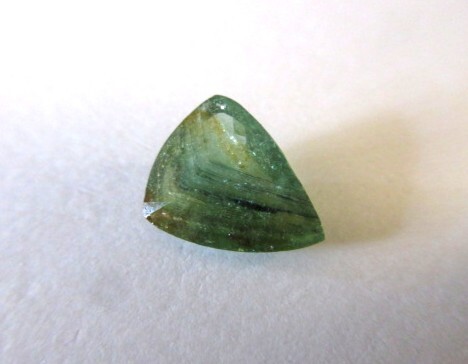 グリーンの模様　トルマリン　三角形　ルース1点　約2.7ct　#1000_画像1
