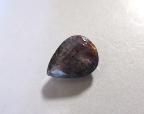 アイオライト・サンストーン　ドロップ形　ルース１点　約2.4ct　#1026_画像3